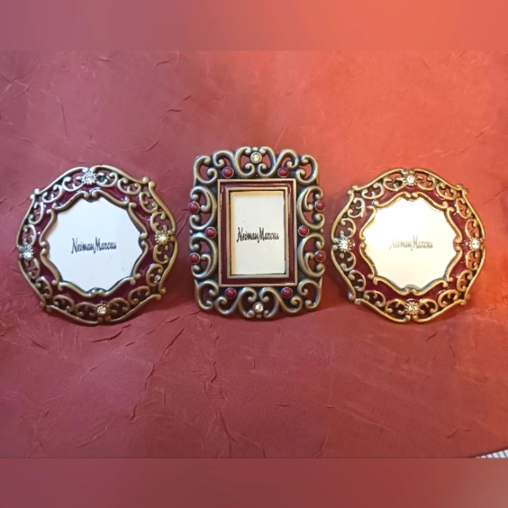 Jay Strongwater Neiman Marcus Beautiful 2" Picture Frame Clips Set of 3